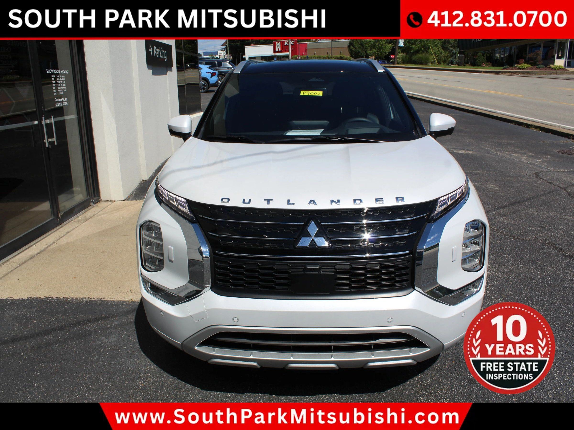 Used 2025 Mitsubishi Outlander 4WD Plug-In Hybrid image 4