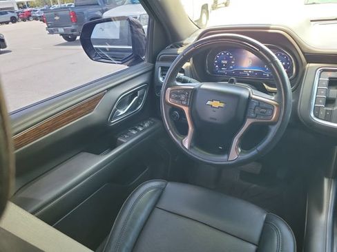 Used 2024 Chevrolet Suburban High Country w/ Advanced Technology Package AWD/4WD image 16