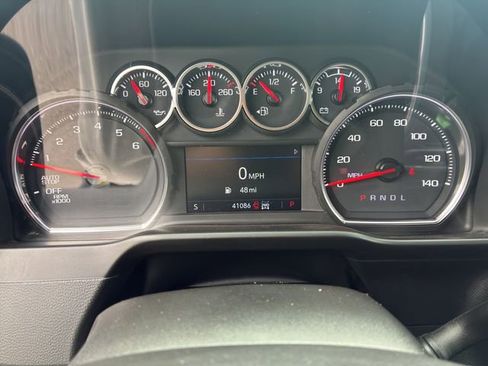 Used 2021 Chevrolet Silverado 1500 LT Trail Boss w/ Convenience Package II AWD/4WD image 19
