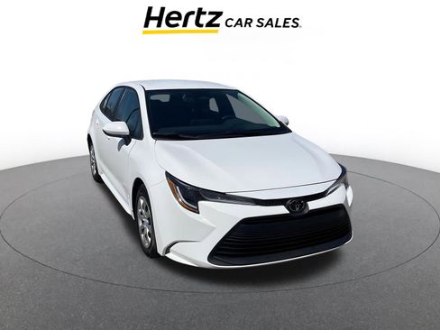 Used 2025 Toyota Corolla LE image 1