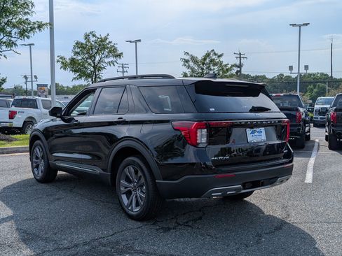 New 2025 Ford Explorer Active w/ Active Comfort Package image 4