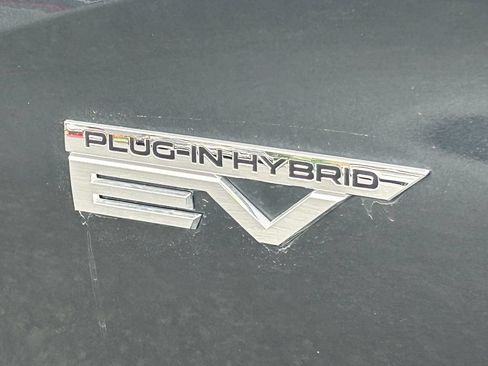 Used 2025 Mitsubishi Outlander 4WD Plug-In Hybrid image 14