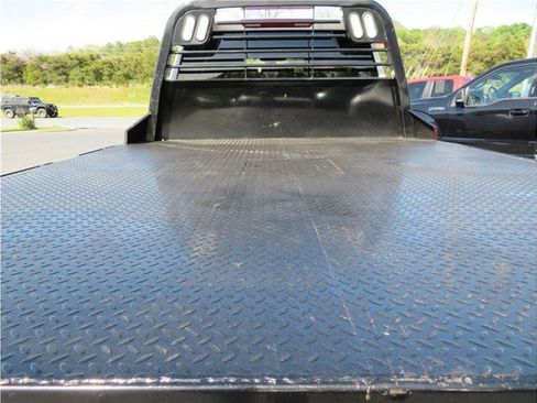 Used 2022 Chevrolet Silverado 3500 W/T w/ WT Convenience Package AWD/4WD image 3