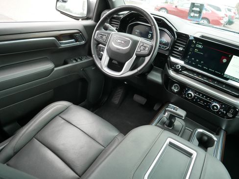 Used 2022 GMC Sierra 1500 SLT w/ SLT Convenience Package AWD/4WD image 9