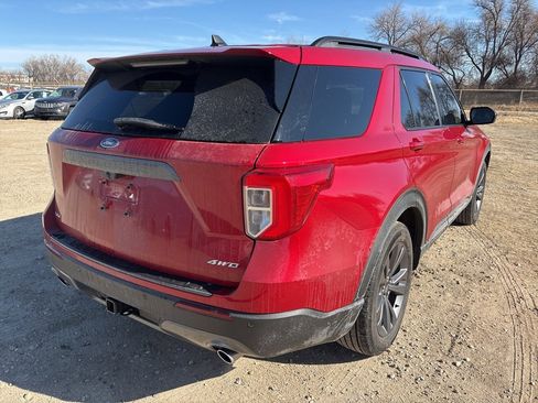 Used 2023 Ford Explorer XLT w/ Equipment Group 202A image 5