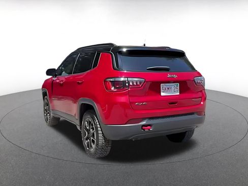 Used 2025 Jeep Compass Trailhawk AWD/4WD image 10
