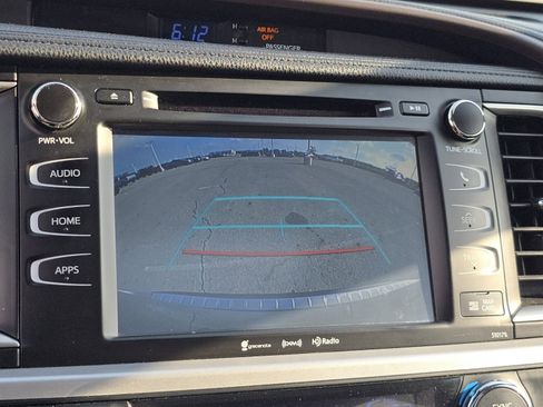 Used 2018 Toyota Highlander XLE FWD image 7