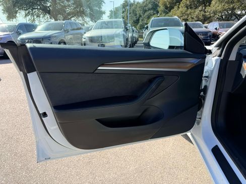 Used 2022 Tesla Model 3 Long Range image 9