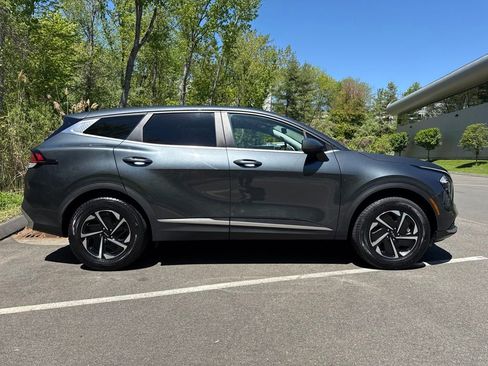Used 2023 Kia Sportage LX AWD/4WD image 3