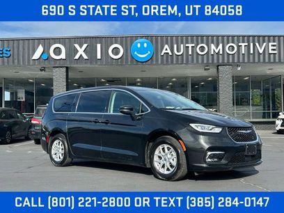 Used 2023 Chrysler Pacifica Touring-L