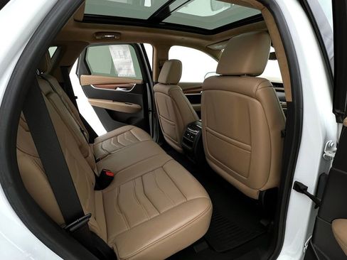 Used 2018 Cadillac XT5 Platinum w/ Driver Assist Package image 14