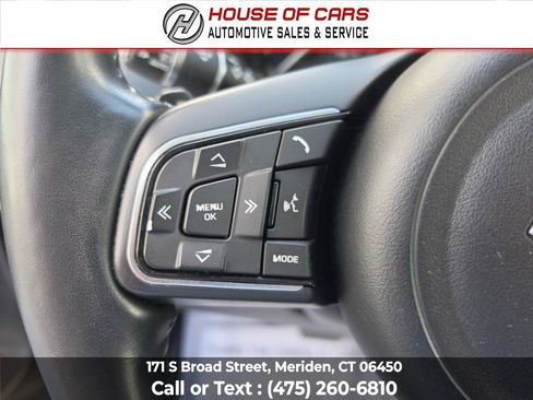 Used 2019 Jaguar F-PACE Premium AWD/4WD image 29
