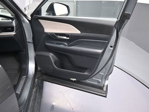 Used 2026 Toyota Grand Highlander Limited AWD/4WD image 43