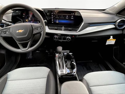 New 2026 Chevrolet Trax LT image 6