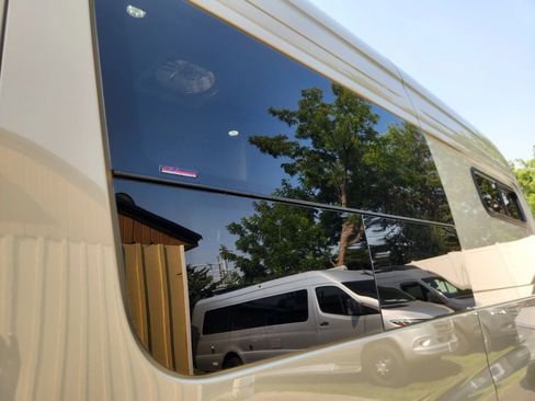 Used 2024 Mercedes-Benz Sprinter 2500 image 41