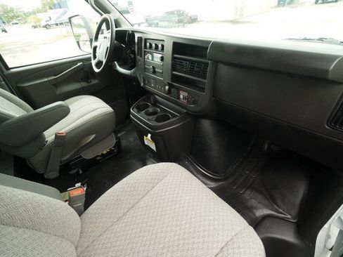 New 2026 GMC Savana 4500 w/ Power Convenience Package RWD image 28