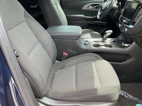 Used 2023 Chevrolet Traverse LT FWD image 10