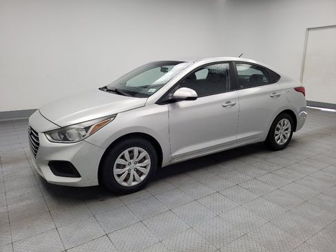 Used 2019 Hyundai Accent SE FWD image 2