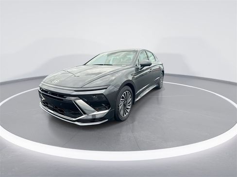 New 2025 Hyundai Sonata Limited image 4