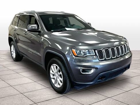 Used 2021 Jeep Grand Cherokee Laredo AWD/4WD image 2