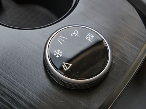 Used 2023 Nissan Rogue SV image 27