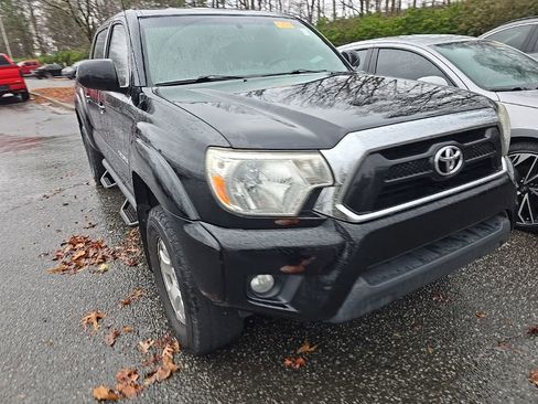 Used 2014 Toyota Tacoma 4x4 Double Cab w/ TRD Off-Road Package image 2