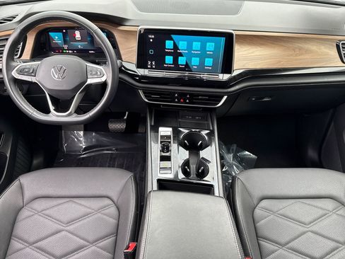 Used 2024 Volkswagen Atlas SE image 15