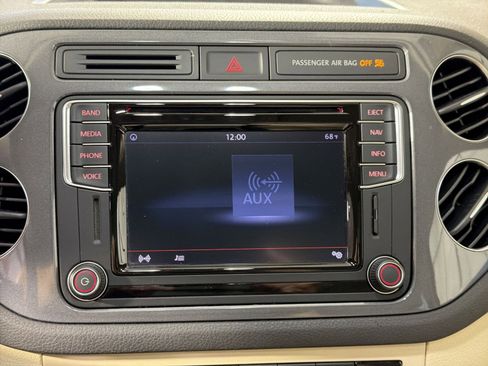 Used 2016 Volkswagen Tiguan SE image 35