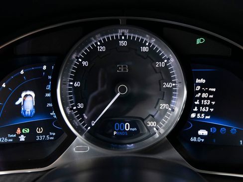 Used 2019 Bugatti Chiron AWD/4WD image 30