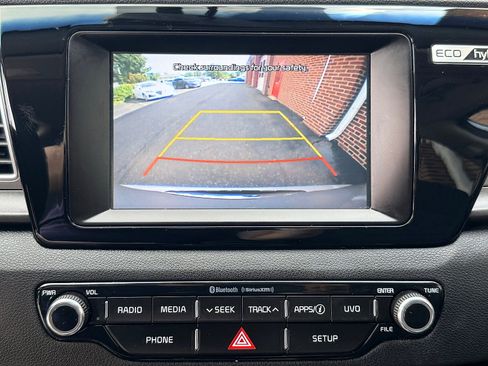 Used 2018 Kia Niro FE FWD image 21