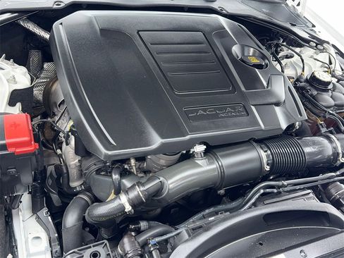 Used 2022 Jaguar XF R-Dynamic SE image 60