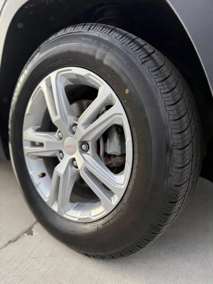 Used 2018 GMC Terrain SLE w/ Driver Convenience Package AWD/4WD image 8