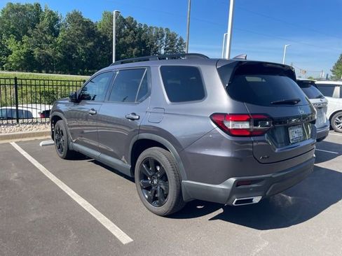 Used 2025 Honda Pilot Black Edition image 4
