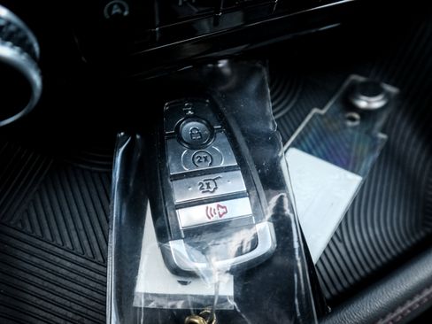 Used 2025 Ford Explorer Active w/ Active Comfort Package image 36