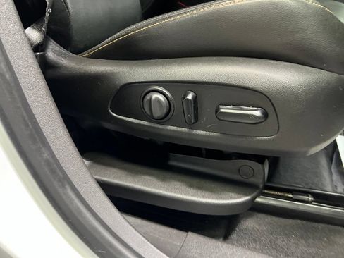 Used 2021 Chevrolet Equinox Premier AWD/4WD image 11