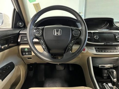 Used 2015 Honda Accord EX-L image 21