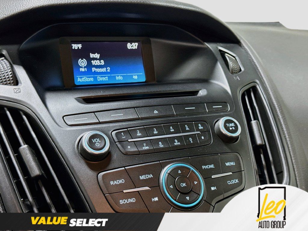 Used 2015 Ford Focus SE FWD image 16