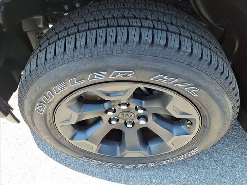 New 2026 RAM 1500 Express AWD/4WD image 10