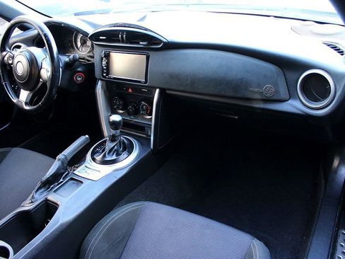 Used 2017 Toyota 86 image 21