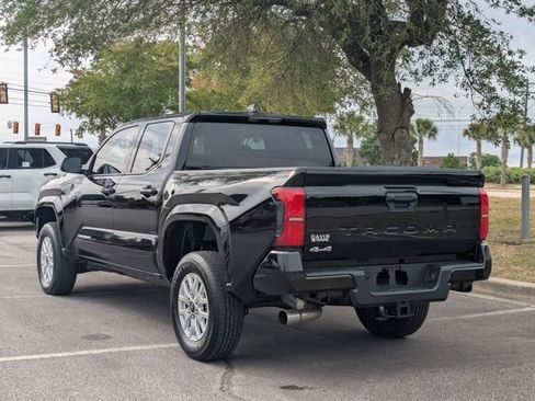 Certified 2025 Toyota Tacoma SR5 AWD/4WD image 5