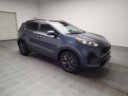 Used 2022 Kia Sportage Nightfall Edition image 11