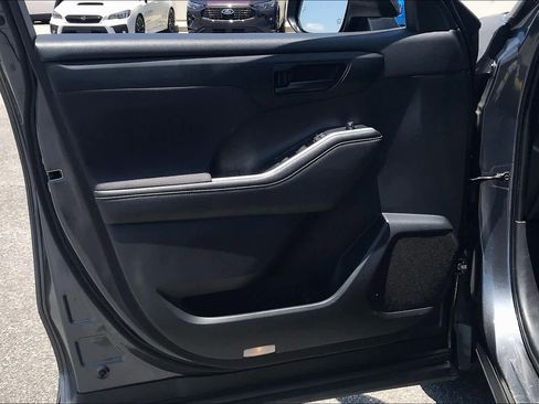 Used 2020 Toyota Highlander LE FWD image 21