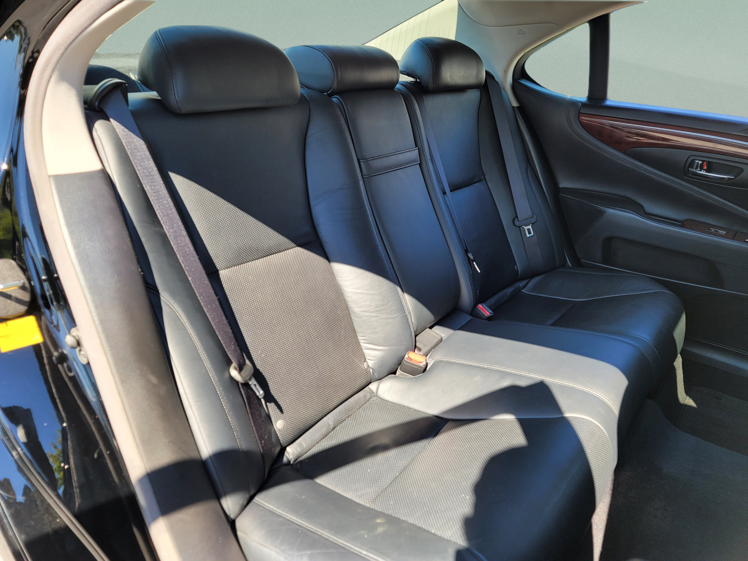 Used 2012 Lexus LS 460 AWD w/ Comfort Pkg image 30