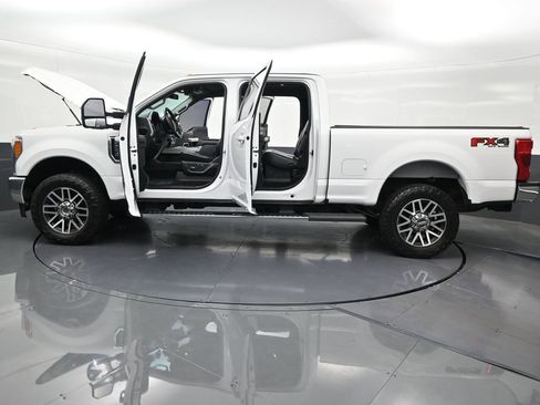 Used 2019 Ford F250 Lariat w/ Lariat Ultimate Package AWD/4WD image 33