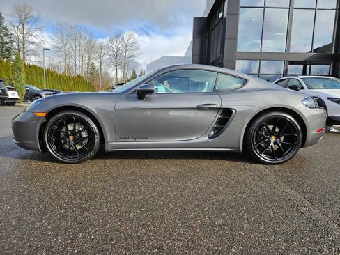 Used 2024 Porsche 718 Cayman image 2