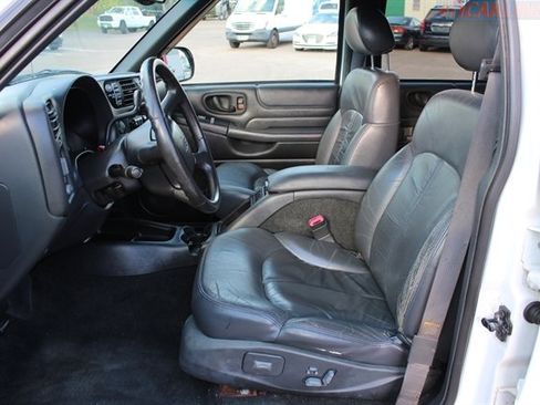 Used 1999 Chevrolet Blazer LT image 9