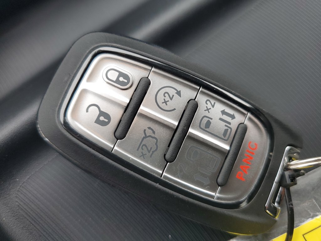 New 2027 Chrysler Pacifica Select FWD image 27