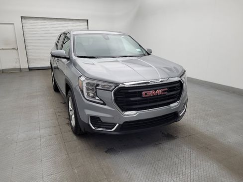 Used 2024 GMC Terrain SLE image 14