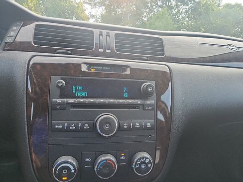 Used 2012 Chevrolet Impala LS FWD image 14