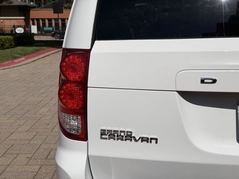 Used 2016 Dodge Grand Caravan SE w/ Quick Order Package 29E SE FWD image 17